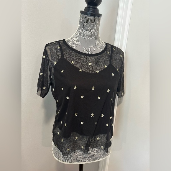 Women’s Sz: M Sheer Mesh Raw Hem Lightweight Tee w/ Gold Embroidered Stars. - Picture 1 of 16